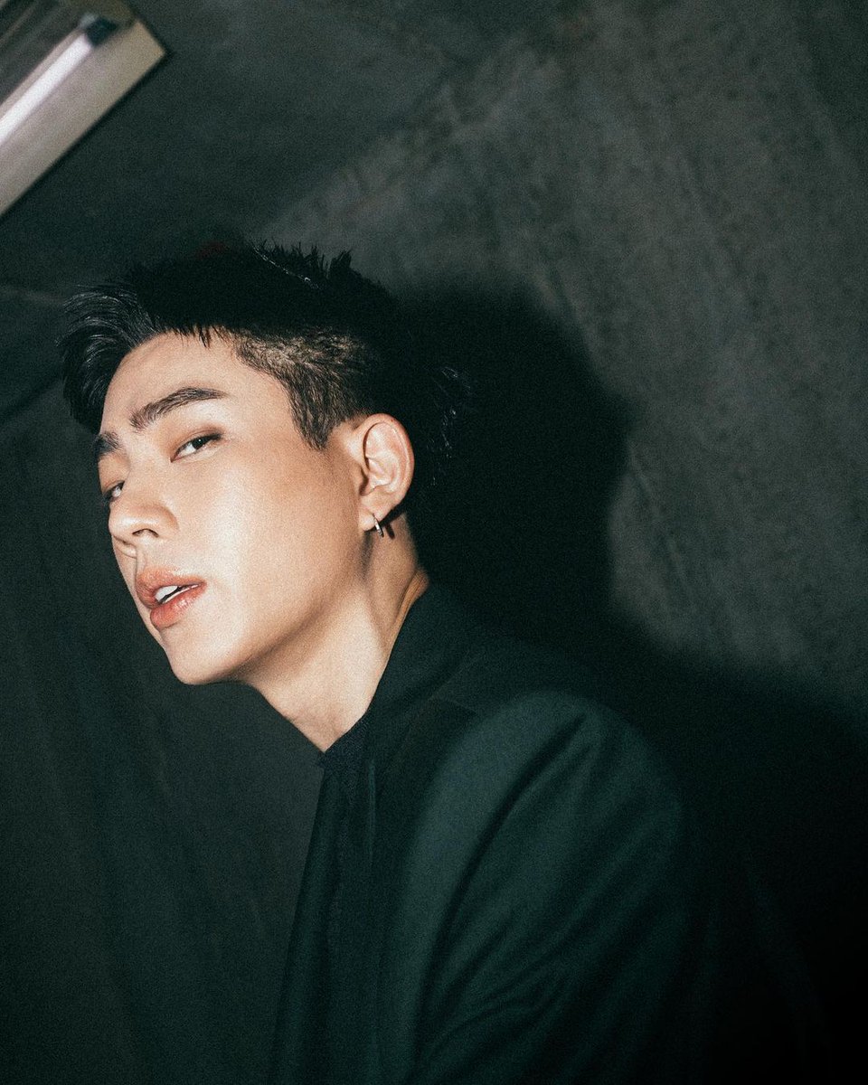 OGforevs's tweet image. he's so fine