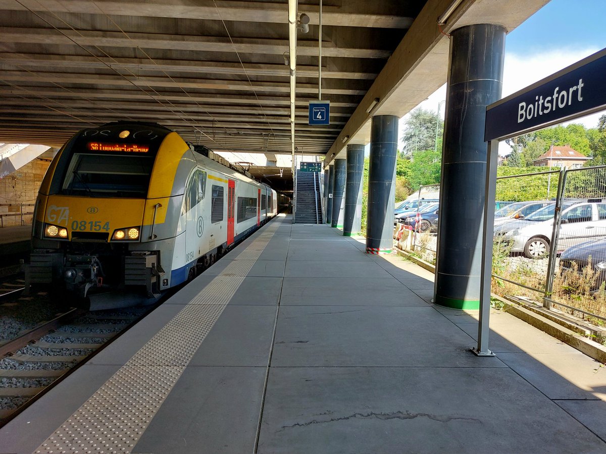 Jelmergraaff's tweet photo. Vandaag weer een ander stukje #natuur in #België. Dit keer het Zoniënwoud ten zuidoosten van Brussel. Ongeveer 7 kilometer gewandeld van station Bosvoorde naar Groenendaal. Nu met de #trein van @NMBS terug naar #Brussel en dan naar Rotterdam met @NS_Int. 

#klimaat #vakantie https://t.co/7Z6UGg5CtJ