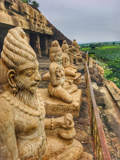 Sarvvashakti's tweet photo. Bharata - The land of great Rishi-Muni.The land of knowledge 

Sculpture of Undavalli Caves. https://t.co/K6vrOC2gp4
