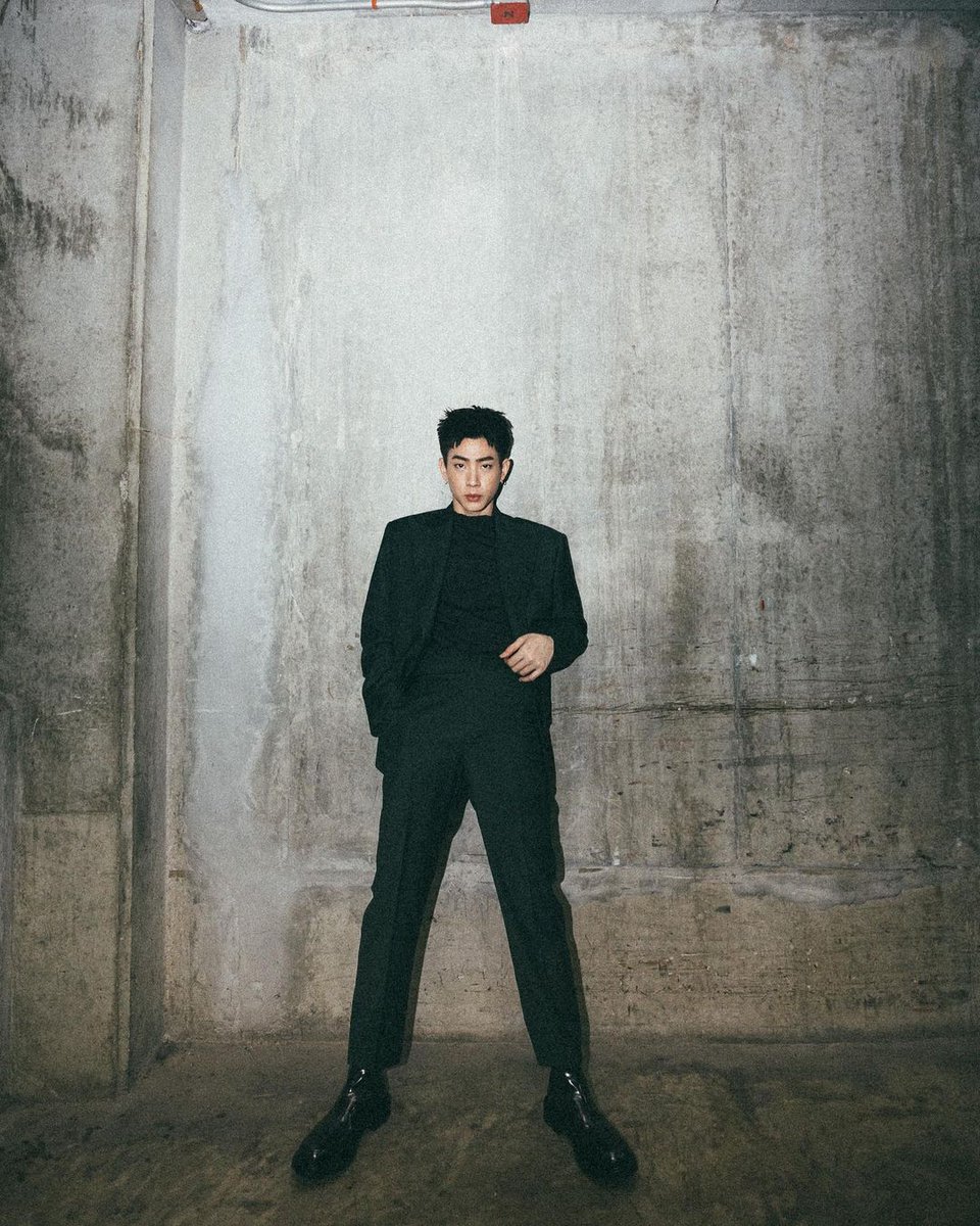 OGforevs's tweet image. he's so fine