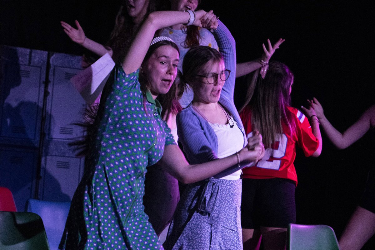 pace_yt's tweet photo. HIGH SCHOOL MUSICAL 2 (age 12+)

"I need something inspiring to help me get along,
I need a little fabulous is that so wrong?"

📸Jade Campbell

#pacefest #summerfest #pace
#youththeatrescotland #renfrewshireactivities #ys2022 https://t.co/4F02XnFCdY