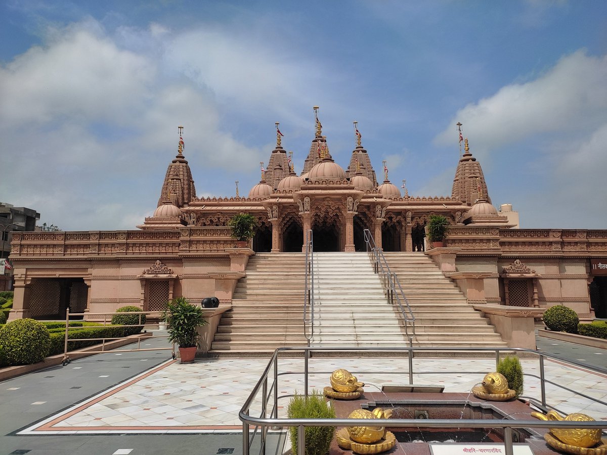 Rao_sahab_D_S7's tweet photo. ,,,,,, #Akshardham_temple provides a real glimpse of Indian architecture, cultural heritage, and sculptures of Hindu gods to the visitors. It is located in the Vaishali Nagar, Jaipur.
#Must_Visit
#Akshardham
#Narayan #JaiShreeRam

@my_rajasthan
@RajasthanBeats

/2 https://t.co/2CizusiOqs