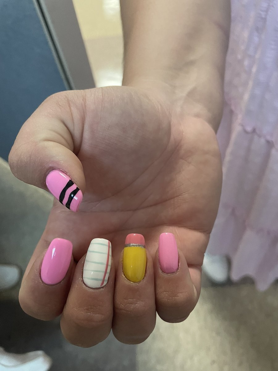 FortMiamiPBIS's tweet photo. Ms. K is ready for the first day of school💅✏️ https://t.co/Yt24RjCtQL