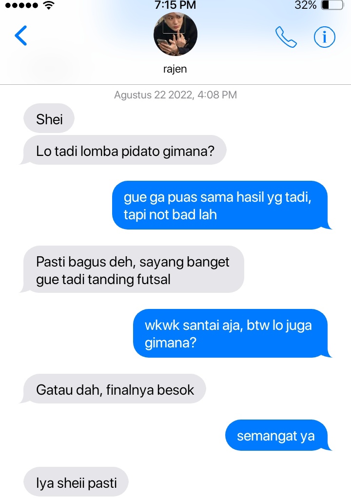 vgloriies's tweet photo. "chat elit, ngajak balikan sulit"

Lee jeno twotweet au.
© vgloriies https://t.co/Egd54oU3bN