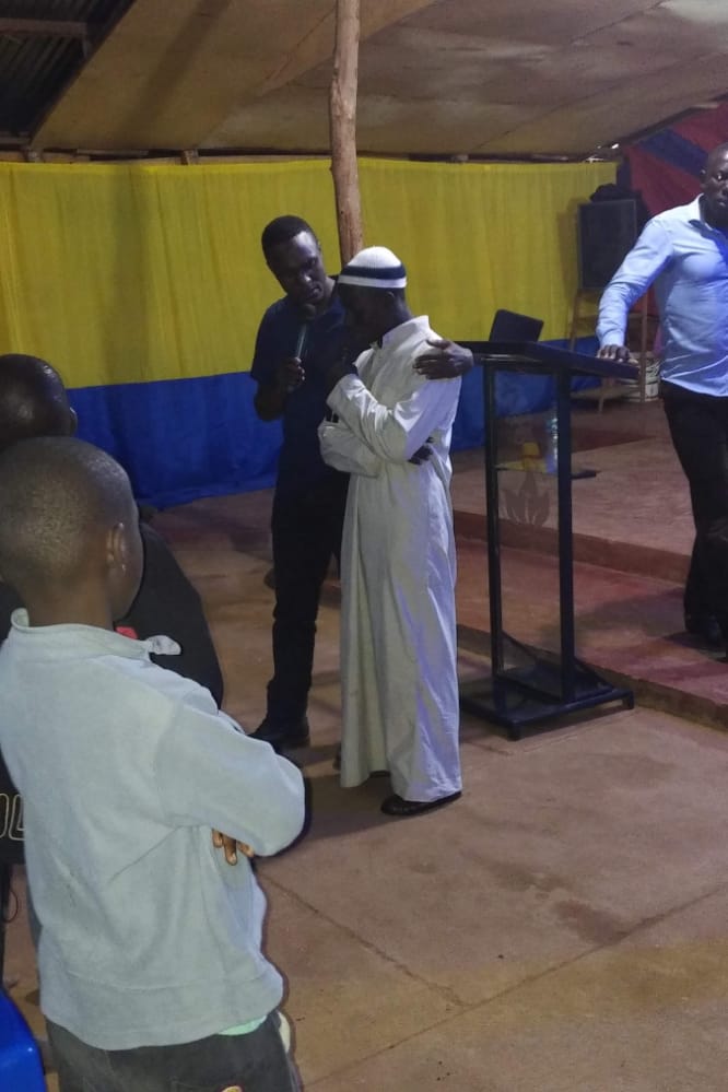 Ps_adonijahjk's tweet photo. A moslem brother who has accepted Christ Jesus the first step in salvation but loving him daily is Jesus business he handed over to us....let's preach to all souls and empty the devil's kingdom. God bless you https://t.co/qX8LhE0xgo