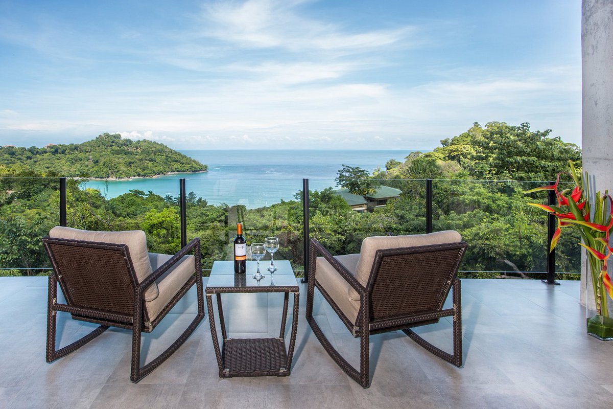 TheWorldsBestH1's tweet photo. The Top 25 Hotels In The World - From The Tripadvisor 2022 Travellers Choice Ratings: 1. Tulemar Bungalows &amp; Villas, Manuel Antonio, Costa Rica https://t.co/PFptvkee64 #tulemarbungalows #manuelantonio #CostaRica #hotels #travel #theworldsbesthotels #Tripadvisor https://t.co/XufNmIHHRk
