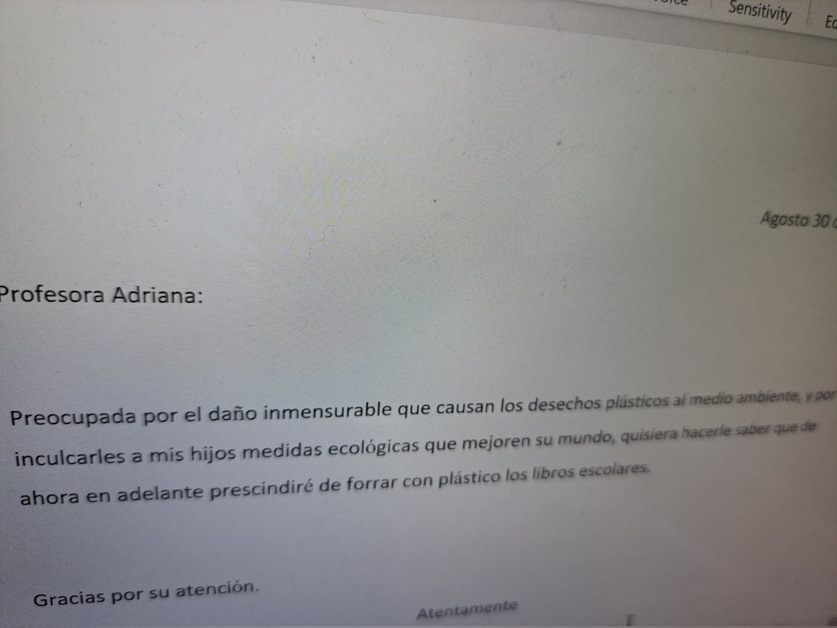 SonLopezcastro's tweet photo. Olviden mi tuit de erradicar el anillo, mejor erradicar este sinsentido de la #forrada de libros y cuadernos: rebélense mexicanos!!!!!! Qué estupidez cubrir con papel y plástico al papel, y más en tiempo de #CrisisClimática.
Yo me puse punk hace años. Espero les sirva: https://t.co/QnBAjKLIMo