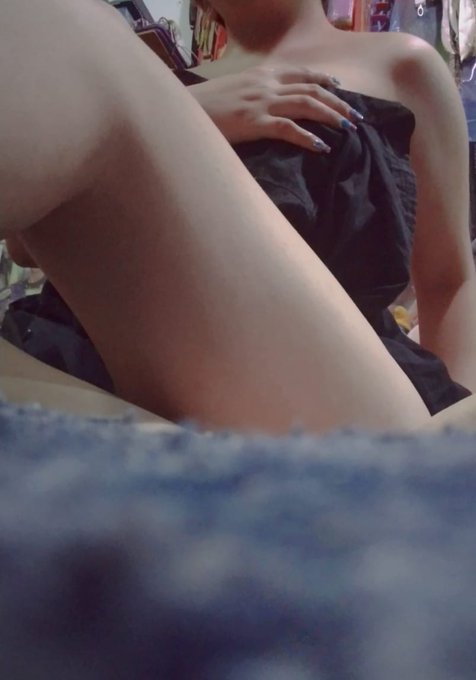 Prepar&aacute;ndome para iniciar el d&iacute;a 🥳🥳 https://t.co/Ys4pu0qMe5