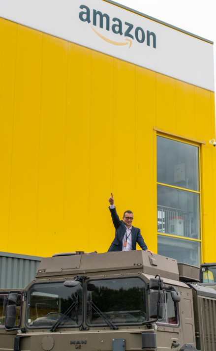 Dunbartonshire Chamber of Commerce CEO Damon Scott at the launch of the new <a href="/Chamber_Force/">ChamberFORCE</a> Armed Forces Partnership with <a href="/AmazonUK/">Amazon.co.uk</a> in Dunfermline.