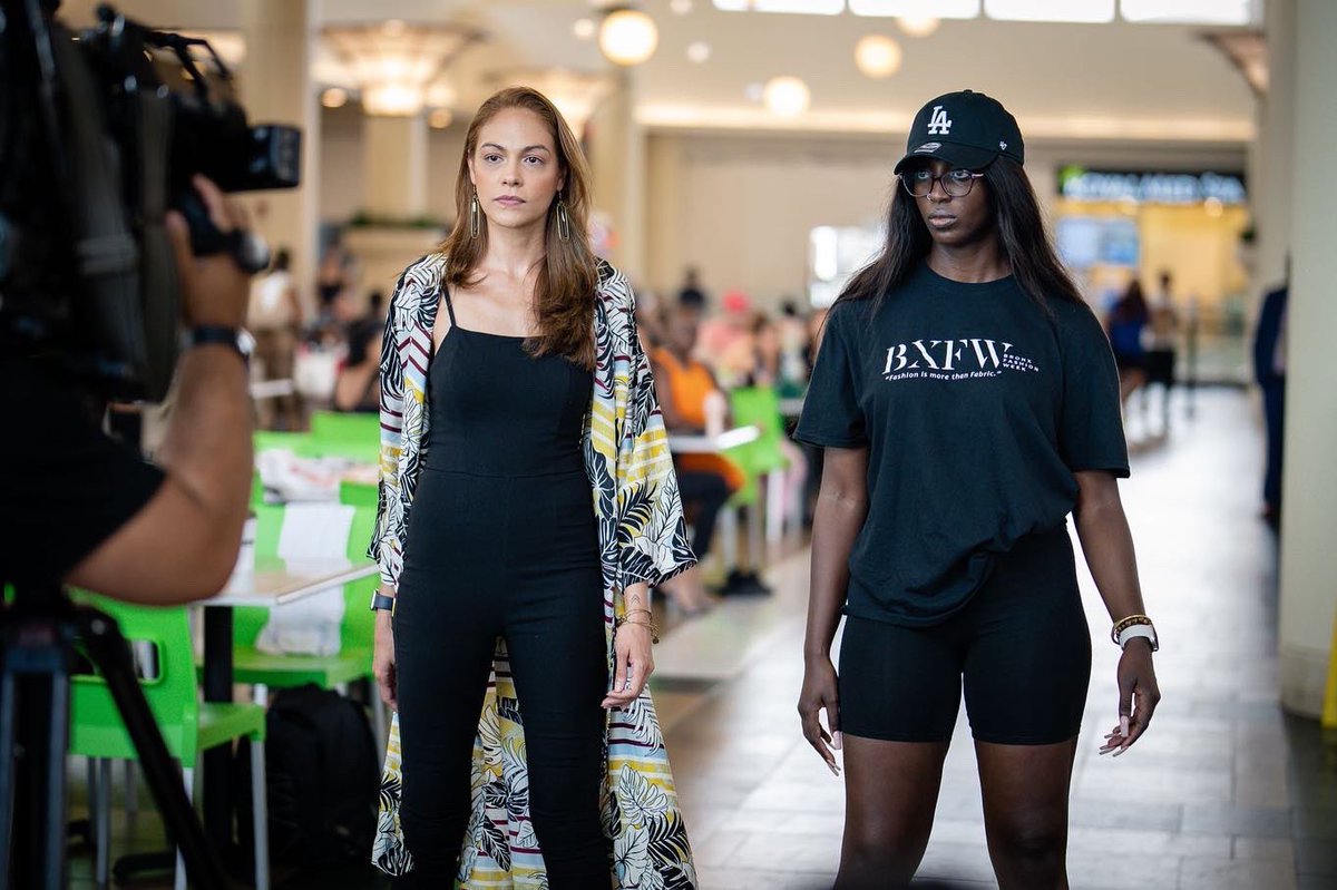 bronxfashionnyc's tweet photo. 📸 @splitsecondmoments_ at @mallatbayplaza for BxFW 

Come dream with us! 
Classes begin in the fall!

#bronxfashion #bxfw #bronxfashionweek #modelingclasses #bronxmodels #modelsearch #casting #photooftheday #trending #thebronx #bronx #bxfashion #bxfashionweek #bronxfw #bronxmua https://t.co/HcNhVVTy7W