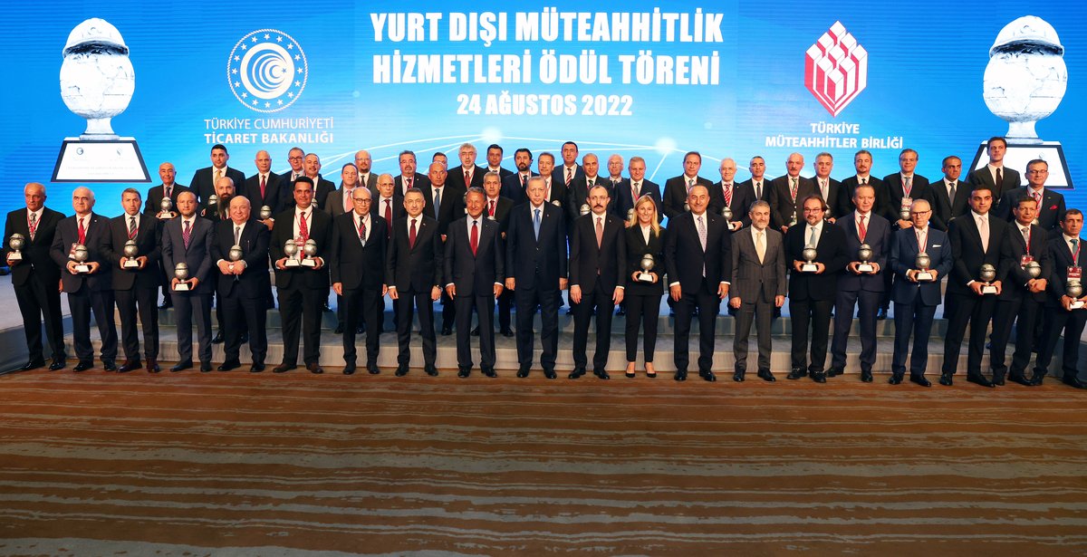 Yurt Dışı Müteahhitlik Hizmetleri Başarı Ödülleri’ni alan firmalarımızı ve temsilcilerini tebrik ediyorum. Dövizden istihdama ve teknoloji transferine kadar pek çok alanda sayısız faydası olan uluslararası müteahhitlik hizmetlerini tüm imkânlarımızla desteklemeyi sürdüreceğiz.