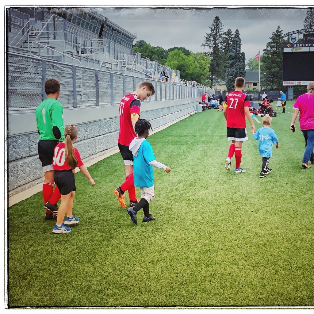Soccer53590's tweet photo. Our high school athletes are an inspiration to our next generation of players! Some of our youngest athletes were able to escort high school players at this past weekend's alumni game. 

"Little eyes are upon you and they dream of the day they'll be like you." https://t.co/GKIkfSKqaP