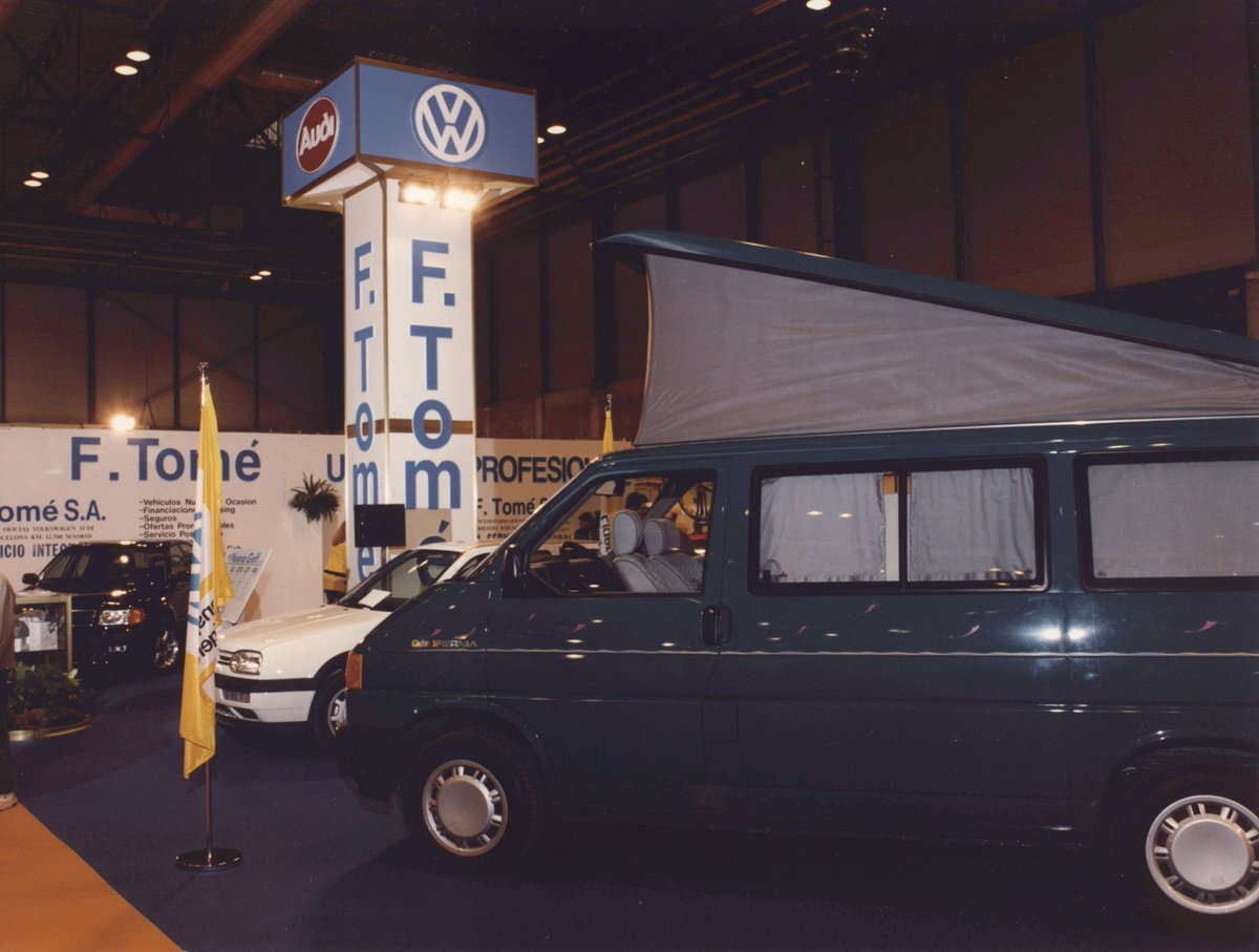 GrupoFTOME's tweet photo. Hoy recordamos esta exposición de vehículos celebrada en 1992, dónde F. Tomé presentó varios modelos del momento. Durante este evento, los clientes pudieron conocer el Audi A4, el Audi A4 cabrio, el Volkswagen California T4 y el Volkswagen Golf.

#35aniversarioftome https://t.co/EE2kAHQLtM