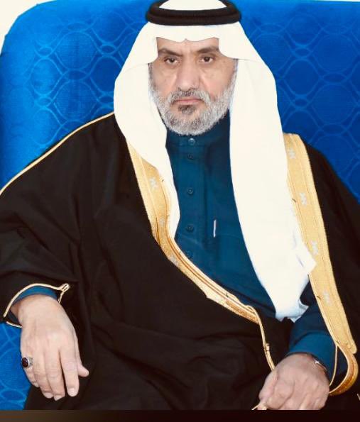 كم راح من عمري وأنا ودي أتوب @
ولولا الهوى والنفس كان أمس تايب @
عشرين عام أمنِّي النفـس بالتوب @
لين اكتشفت أني مع الوقـت شايب @
راحـت حياتـي بيـن طالـب ومـطلوب @
ولي خاطرٍ لو طبت ماهو بطايب @
وأخاف من يـوم بـه الـمـوت مكتـوب @
لاحـول لي مابـيـن عوج النصـايـب @