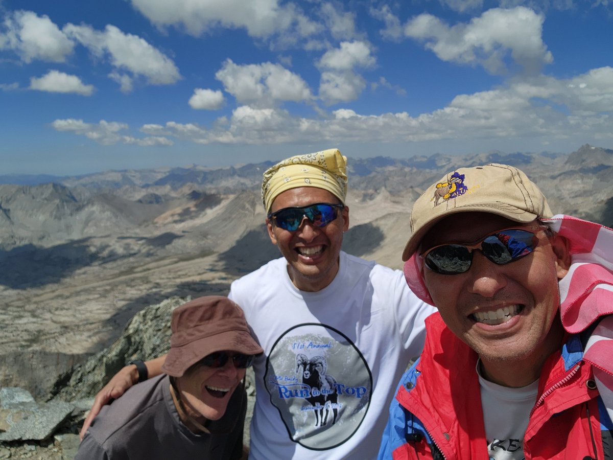 griz1's tweet photo. Class 3 climbing to the notch, then up the north ridge to #SplitMt 14,055ft #summit this past weekend! @mackpurp @paul_krogstad @SierraClubCA @FriendsofInyo @Inyo_NF @climbing @americanalpine #splitmountain #CA14ers @drverley @sheridch90 @TobyGuillette @Mountaineer #mountain https://t.co/eddDCnqZXB