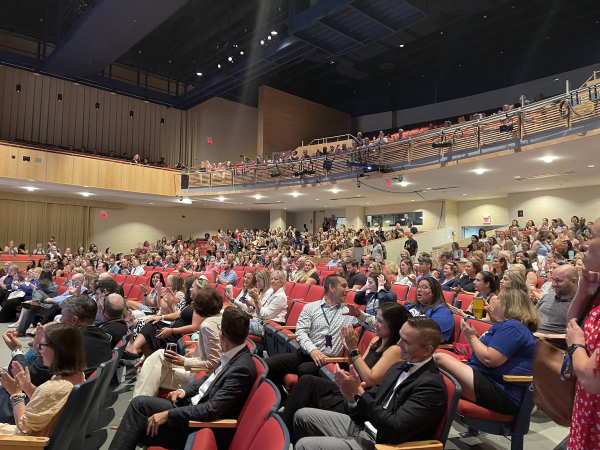 drmcgettigan's tweet photo. Welcome back all! It’s wonderful to see you all! #WeAreDarien https://t.co/phMXEGv7Iw