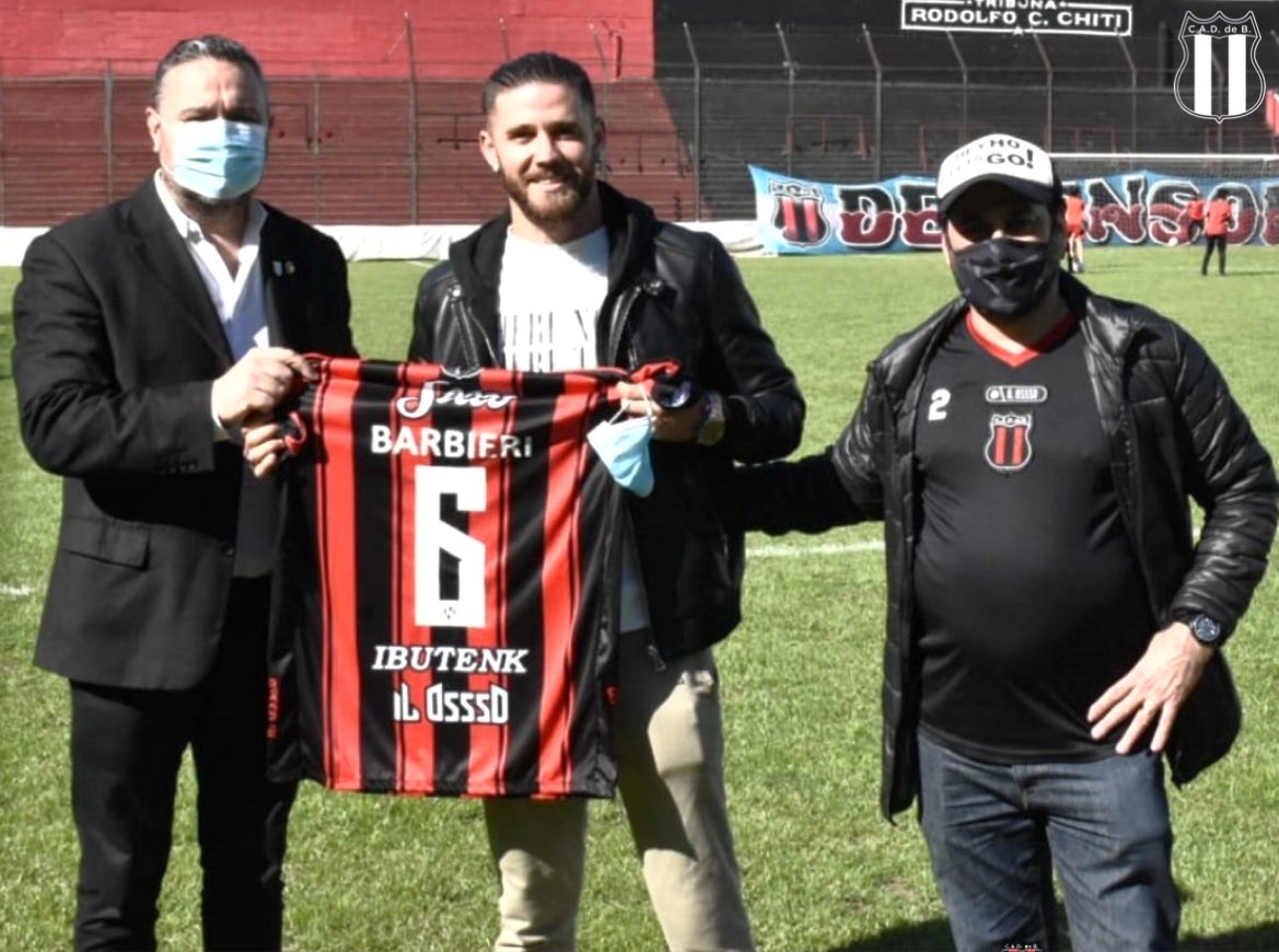 defeweb's tweet photo. 🙌 Surgido de nuestras inferiores, debutó en primera división y no volvió a salir. 

🐉 De presente en México, siempre vuelve a saludar al club que lo vió brillar.

🎉¡Feliz cumple, Miguel!
@BarbieriMigue https://t.co/aRJUbJo2Vg