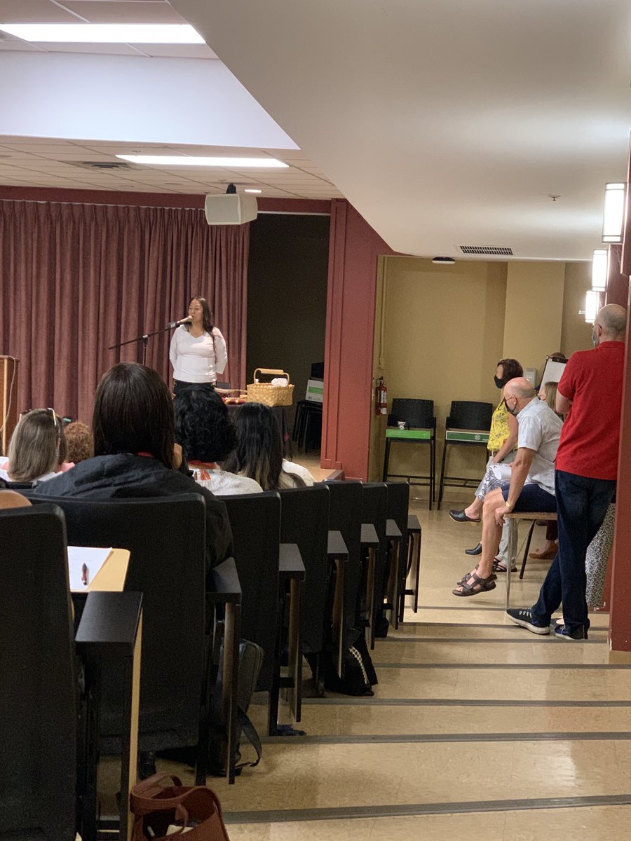 motherofjasper's tweet photo. ⁦@UNBFFacultyofEd⁩ welcomes the 2022-23 cohort! #orientation #greateducatorsstarthere ⁦@UNBFredericton⁩  Thanks #tessallen and faculty / staff for wise words #day1 #beginnings https://t.co/0HrtU0WODN