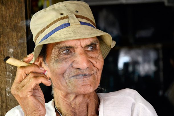 pyaezone's tweet photo. The last remaining descendants of #Portuguese traders in central Burma are now at the risk of #Genocide; the junta's troops wrote " U Kalars must get get out of this country or we'll kill u all. ASSK can no longer help u cuz she'll be dying in prison"
https://t.co/9KOaqXQAp3 https://t.co/hQ3MQ9Kp8y