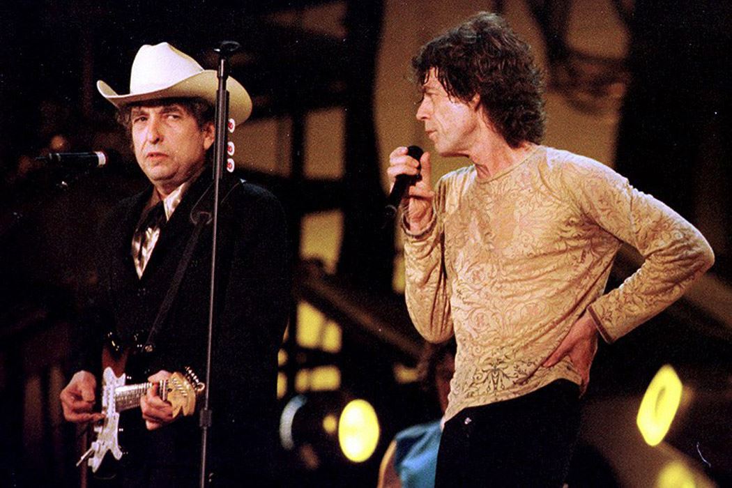 canyoushareit's tweet photo. Scenes from and around Bob Dylan's South American tour. Includes a visit to Hospital de Niños Ricardo Gutiérrez in Buenos Aires.

These 1998 concert tapes are missing - do you have these or know anyone to ask?
Apr 5 Buenos Aires 🇦🇷
Apr 7 Porto Alegre 🇧🇷
Apr 11 Rio de Janeiro 🇧🇷 https://t.co/rogwrgsAR2