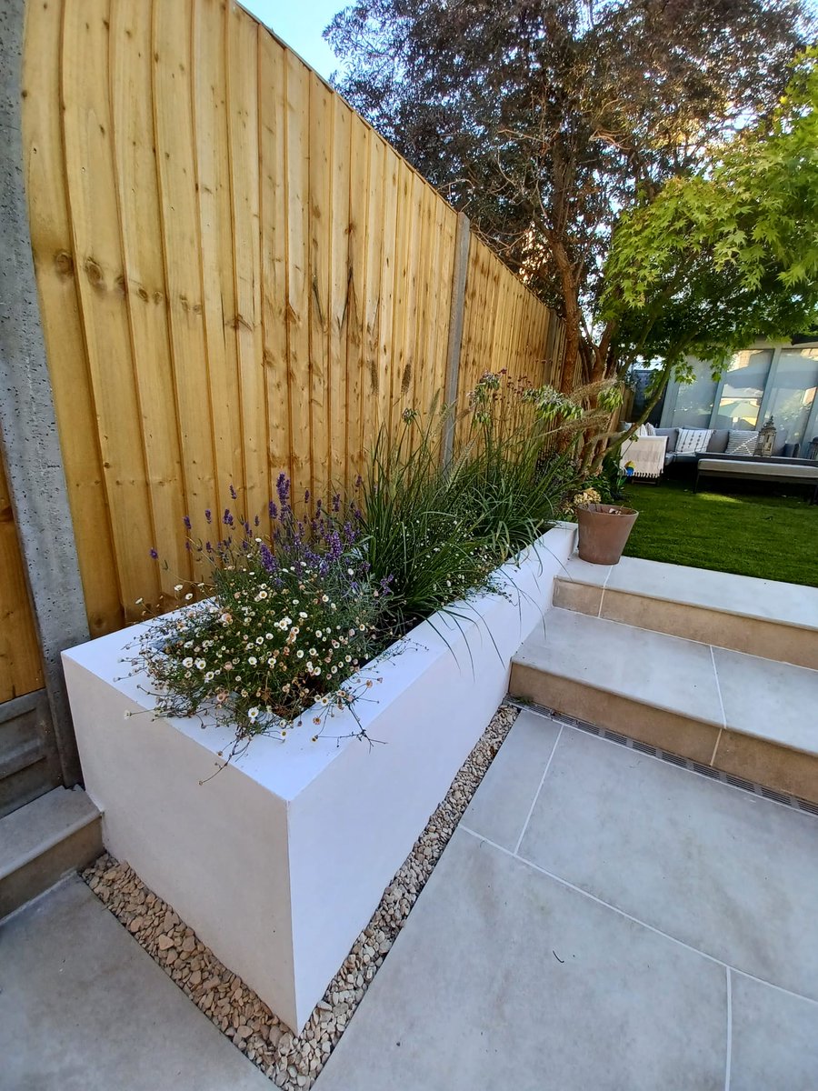 KLGUK's tweet photo. Another happy residential customer. Well done to Nathan and Atti for the for the build, rendering, planting and thank you to Spe Engineers for the lighting. It looks amazing at night.
#klguk #gardendesign #landscaping #happycustomer #planting  #lighting #speengineers #thankyou https://t.co/Vb2VhOHJ7M