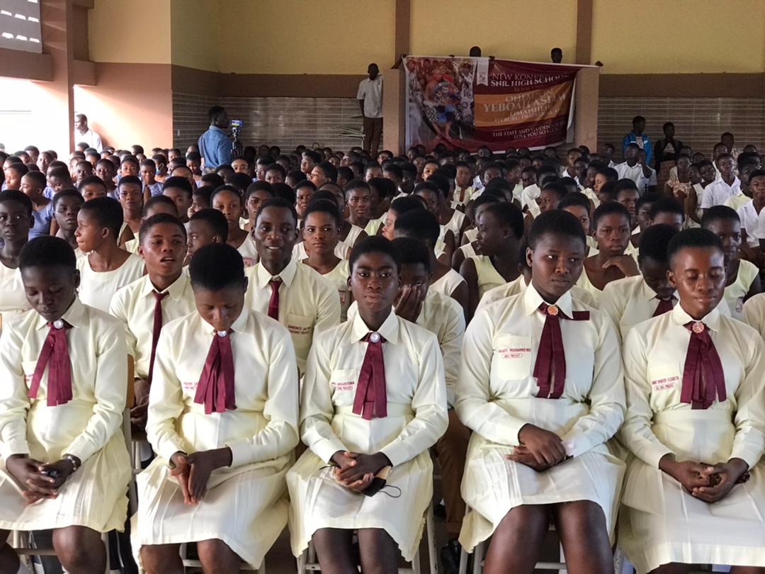 AtebubuAmantin's tweet photo. The newly enstooled Chief of Atebubu Ohempon Yeboah Asiamah I visited the SHSs on his land today to encourage candidates writing this year
Atebubu Shs
New Konkrompe Shs https://t.co/djobRLG2UE