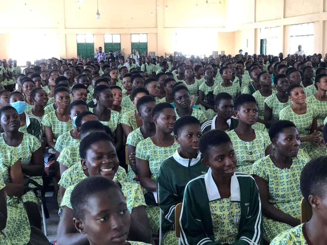 AtebubuAmantin's tweet photo. The newly enstooled Chief of Atebubu Ohempon Yeboah Asiamah I visited the SHSs on his land today to encourage candidates writing this year
Atebubu Shs
New Konkrompe Shs https://t.co/djobRLG2UE