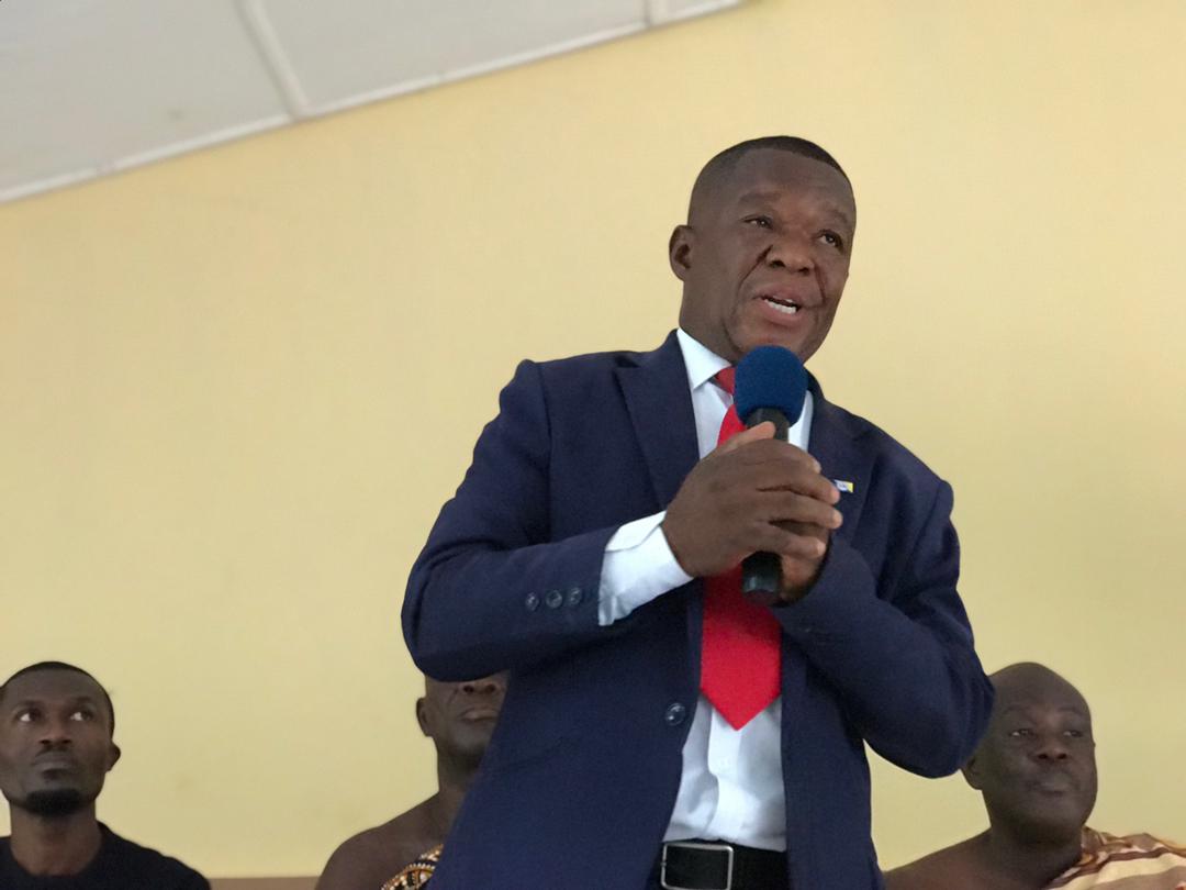 AtebubuAmantin's tweet photo. The newly enstooled Chief of Atebubu Ohempon Yeboah Asiamah I visited the SHSs on his land today to encourage candidates writing this year
Atebubu Shs
New Konkrompe Shs https://t.co/djobRLG2UE