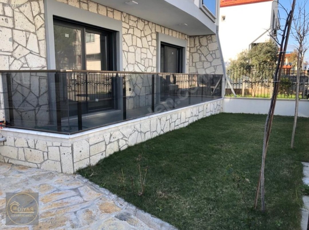 DM3737's tweet photo. Diyas Gayrimenkul 
05425075237

Urla Çamlıçay Mahallesi Satılık Müstakil Villa 

#satılık #urla #kiralık #izmir #ev #villa https://t.co/O07vPC4bZq