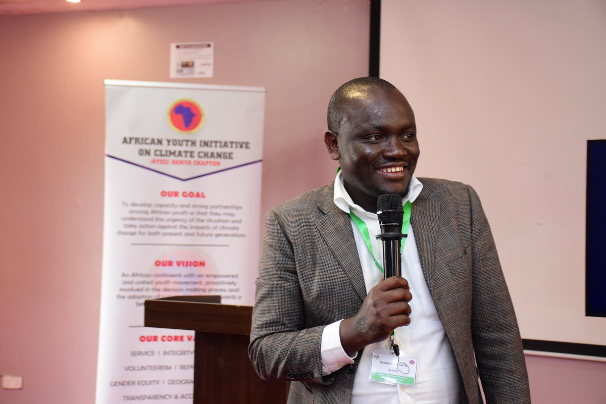 AYICC_Kenya's tweet photo. @mkhaduyu on Climate Negotiations.
#ClimateChange
#NegotiationWorkshop
@OpenSocietyEA
@VSOKenya
@KenyaYwca
@AGNESAfrica1
@arin_africa
@nairobi_ysd
@OmesaWorld
@KeYouth4sdgs https://t.co/w4pKzyHbFP