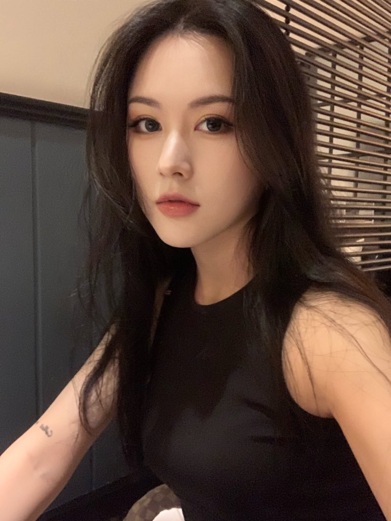 Freaky🧼 on Twitter: "头发一梳起来就被当成铁t https://t.co/dINg6SGc0W" / Twitter