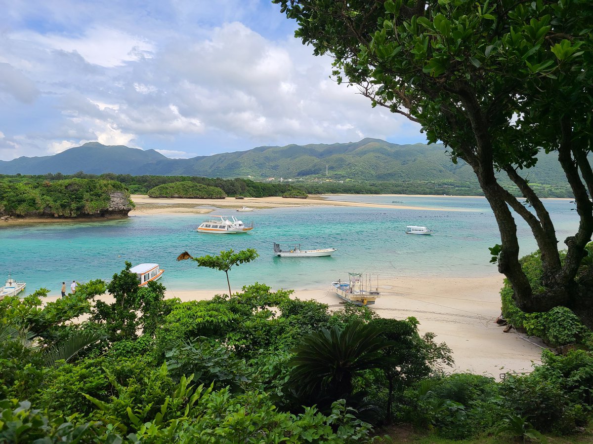 K46861595's tweet photo. 干潮でも川平湾は綺麗❤️
#石垣島 #川平湾 https://t.co/fMNUAxkBX4