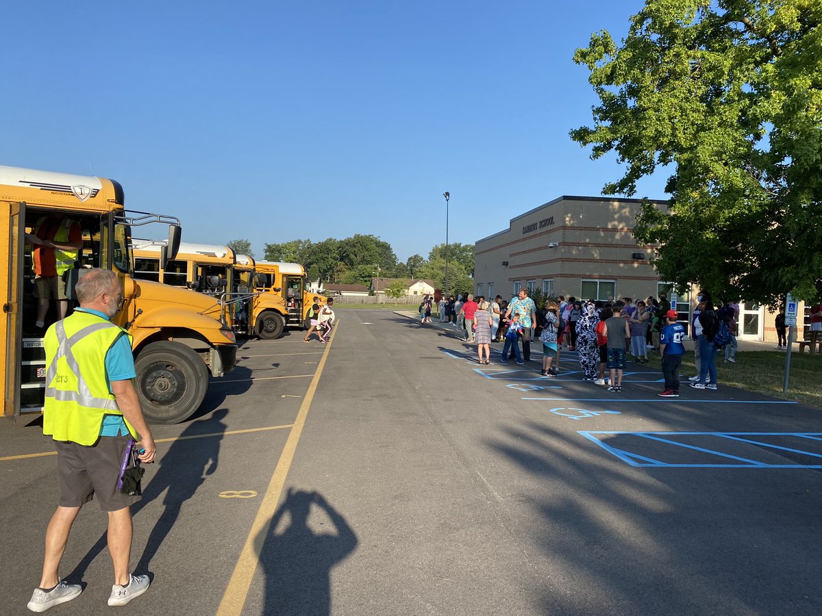mr_worden's tweet photo. Thank you to our transportation department for a smooth evacuation drill this morning! @mallenbus @jmpetrisin @SandersSELF #wearewayne https://t.co/m98xWgs2Rj