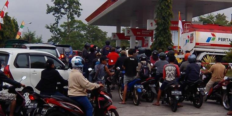 DPP_PPP's tweet photo. @acbaidowi  menilai bahwa saat ini memang masih banyak BBM subdisi yang salah sasaran. Sebab, kata dia, kalangan menengah ke atas masih memanfaatkan BBM subsidi.

#PartaiPPP #bbmnaik https://t.co/DMTnqByDyU