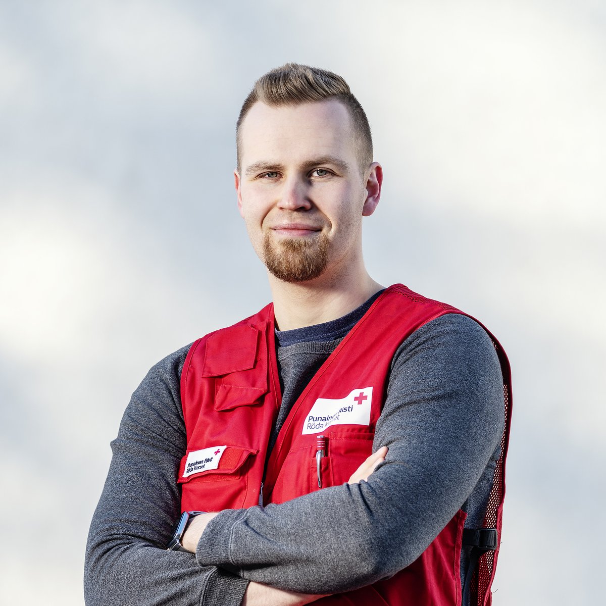 PunainenRisti's tweet photo. ”Ukrainasta on paennut paljon ihmisiä, ja me vapaaehtoiset olemme olleet heitä vastassa. Olen antanut Ukrainasta tuleville henkistä tukea."

– Mikko Sipilä, Punaisen Ristin vapaaehtoinen

Osallistumalla #Nälkäpäivä-keräykseen varmistat, että olemme valmiina auttamaan. Aina ❤ https://t.co/VyXHgK1o5E