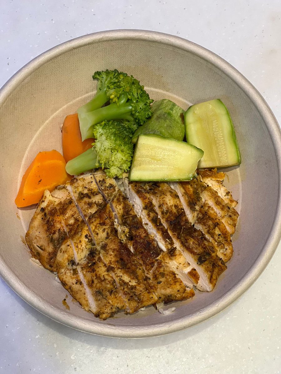 غداء صحي ولذيذ👌🥦🍚🥘
تجربتي في مطعم للأكلات الصحية ومن الأماكن المفضلة عندي 
يوقي | Yogi
طلبت من عندهم دجاج مكسيكي على الفحم وأرز بني 
#تغطيات_تاد 
📍: Yogi
goo.gl/maps/RN44DEoxn…