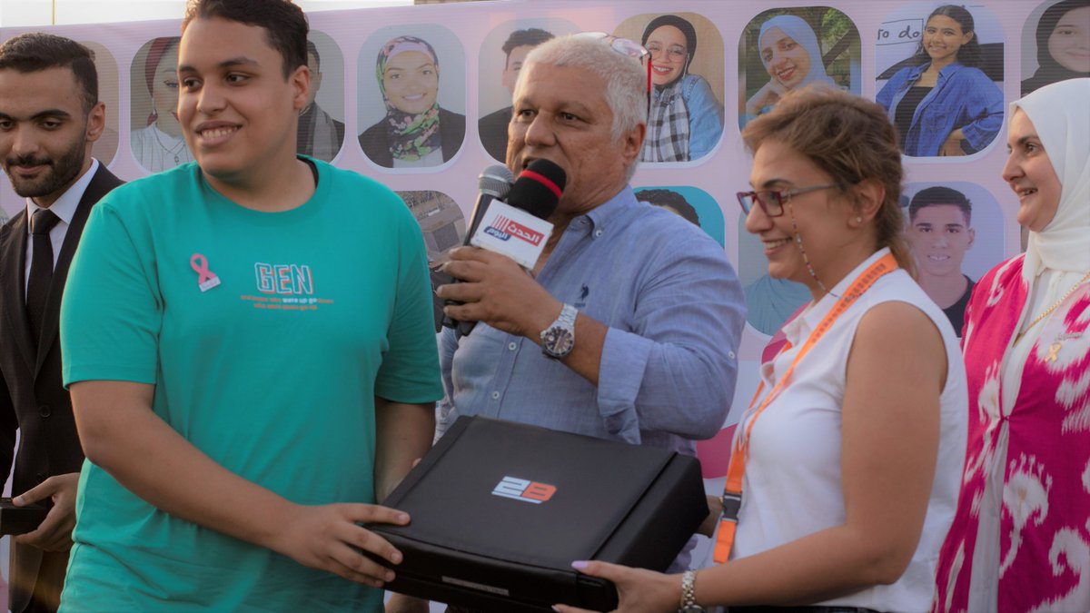 2BEgypt's tweet photo. بهية عيلة بتعيش كل تفاصيل الحياة مع المحاربات وقد تشرفنا بأن نكون جزءًا من يوم مميز احتفلنا فيه بتخرج أبناء وبنات المحاربات الرائعات من الثانويه العامه❤️
نتمنى لهم جميعًا التوفيق والنجاح في خطوتهم الجديدة
#بهية_في_ضهر_كل_ست_مصرية
#2begypt https://t.co/jB9ZP1B1tH