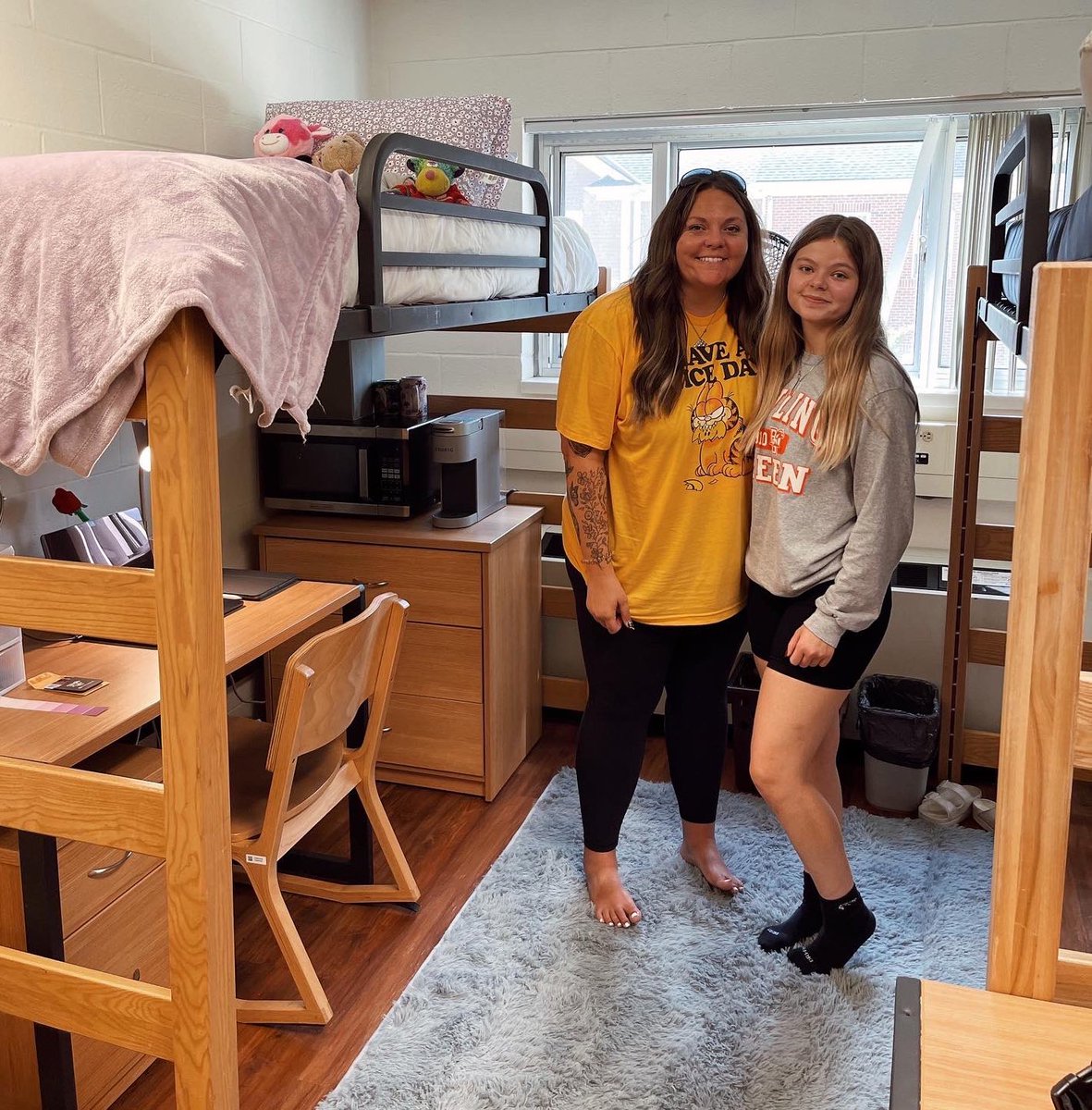 centralcatholic's tweet photo. ☘️ Check out GREAT story on  
@rowing_cchs &amp; Crew Head Coach @Imtipherific!!! Tiffany is beginning 2nd year at @bgsu, while daughter Marlee (2022 CCHS graduate) is freshman ... GO IRISH!!! #CentralToLife l #CentralToFamily ☘️

See Story Here ⬇️
https://t.co/xcDaxyjJem https://t.co/eN9wdBbXWE