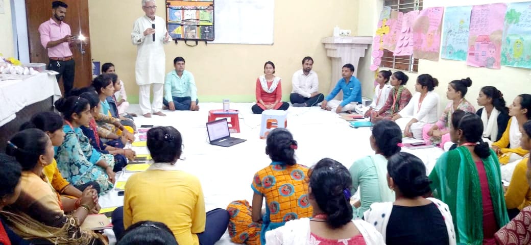 आज दिनांक 24 अगस्त 2022 को उप जिलाधिकारी महोदया  पलिया द्वारा वनवासी महिलाओं के साथ बैठक की गयी है। जिसमें महिलाओं को आवश्यक दिशा निर्देश दिये गये। @DmKheri
 <a href="/MBSIAS2011UP/">Mahendra Bahadur Singh IAS</a>