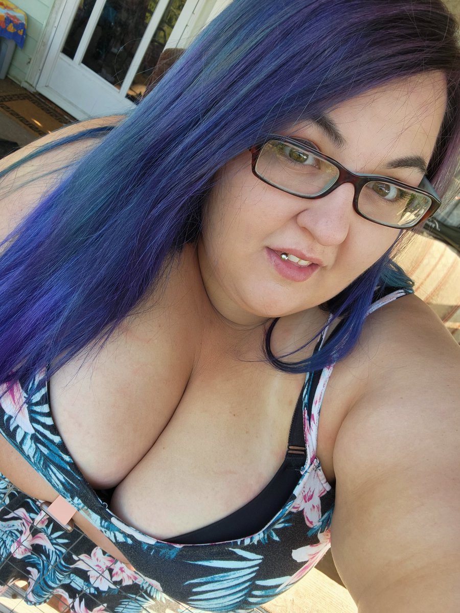 bootyifullife's tweet photo. Who wants to buy me starbucks ๐คช Come on give me that moneyyy
#findom #paypig #openthatwallet https://t.co/BZFiGHB8k8