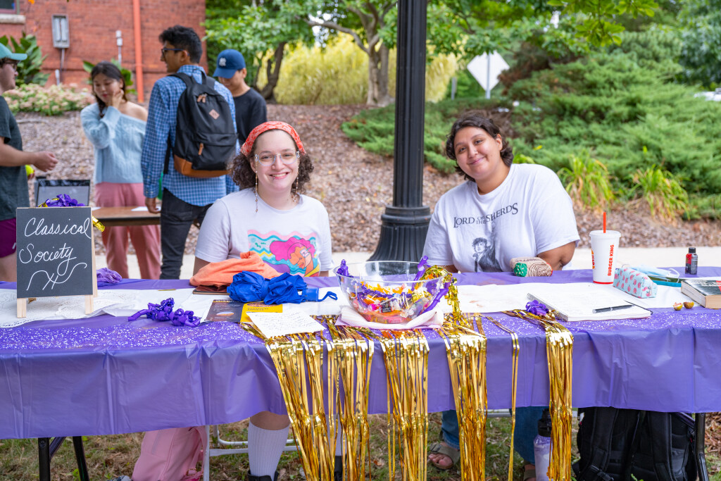 Did you know @uncg has more than 250 student groups?

Whether it's the Classical Society, Model UN, <a href="/UNCG/">UNCG</a>HistSociety, the Audubon Society, or Psychology Club, it's easy to find a group that fits your interests!

Find yours: cap.uncg.edu/student-groups/

#UNCG #UNCGWay