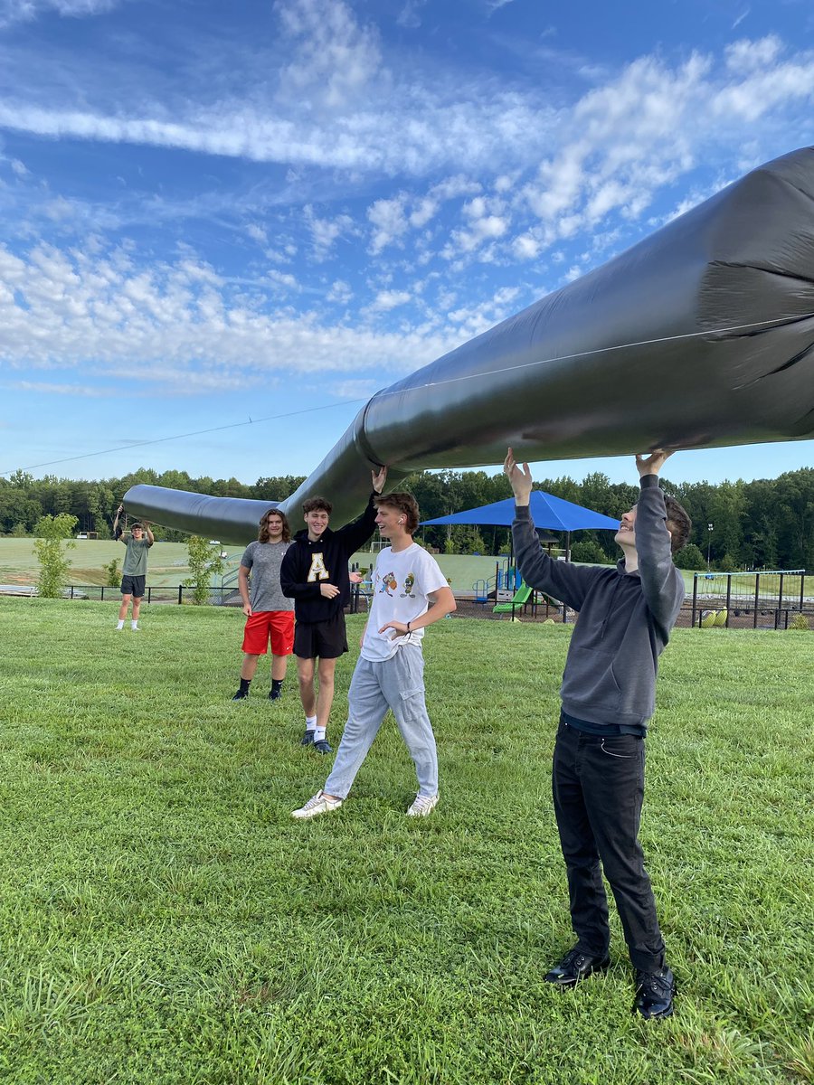 lcs_denver's tweet photo. Mr. Tranquilino’s class got a lesson in density using these solar bags. As the sun and the black material warm the air inside, it becomes less dense than the air around it and starts to float!
#LCSstem #LincolnCharterExperience https://t.co/MHBOsTaunn