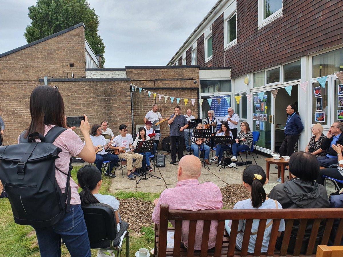 Such a special day for the @livfoodgrowers gardeners... welcoming neighbours at The Secret Garden and celebrating the hard work of the volunteers at @lasalle_hotel garden 🍅🌱 well done! 👏 Get involved! rachel@faiths4change.org.uk/ 07715 087655 #communitygarden #GrowWestderby