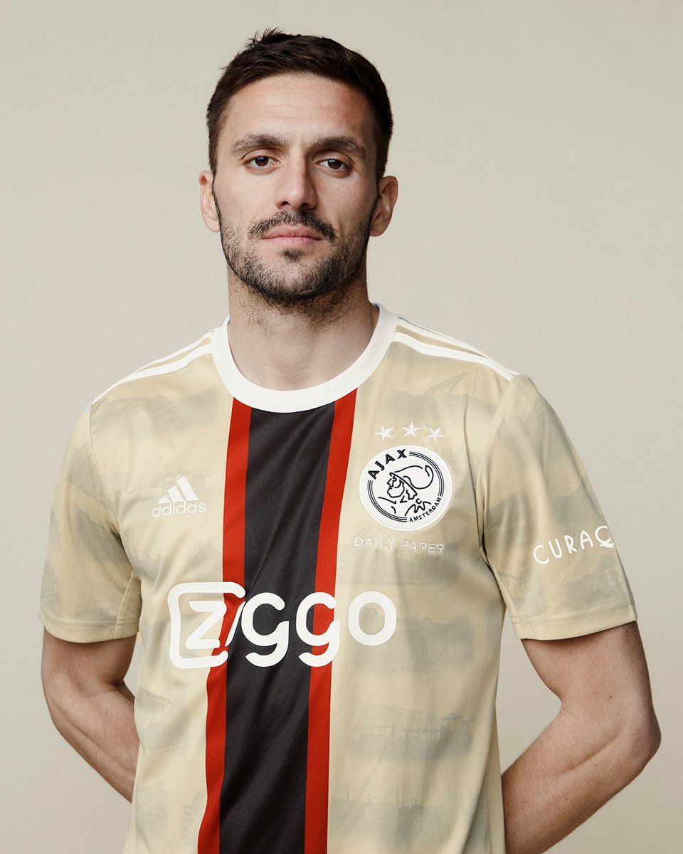 uni_forma's tweet photo. Ajax 2022/23 üçüncü forması tanıtıldı. 
⭐️⭐️⭐️
Forma, Hollandalı moda markası Daily Paper - Ajax işbirliği ürünü. 
#Ajax #DailyPaper #adidas https://t.co/IxBU2fxPXA