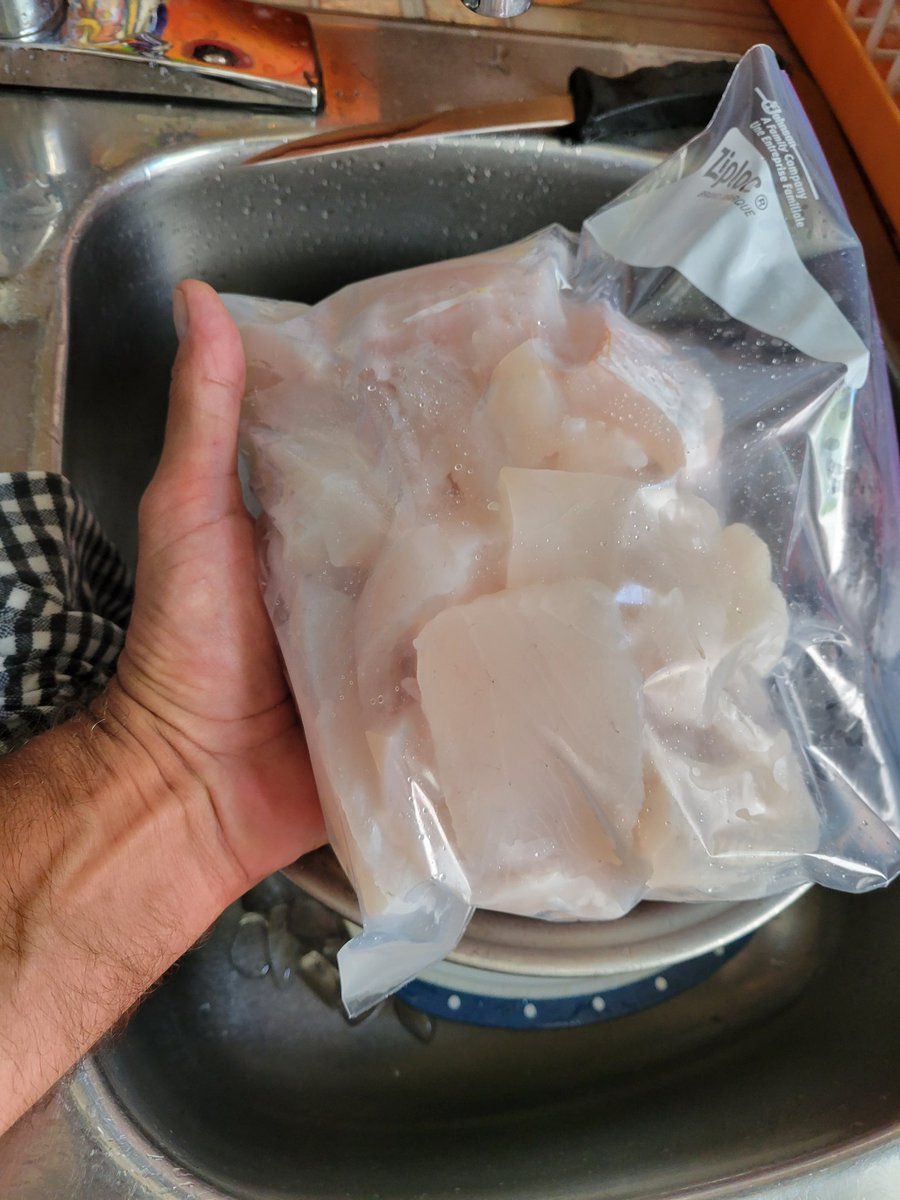 Boho_Studio's tweet photo. Big wind, big waves, light tackle and a big bag of fresh #walleye for dinner tonight!! #gofishing #LakeErie #reefrunner #timewellwasted https://t.co/GeaGkOq1ip