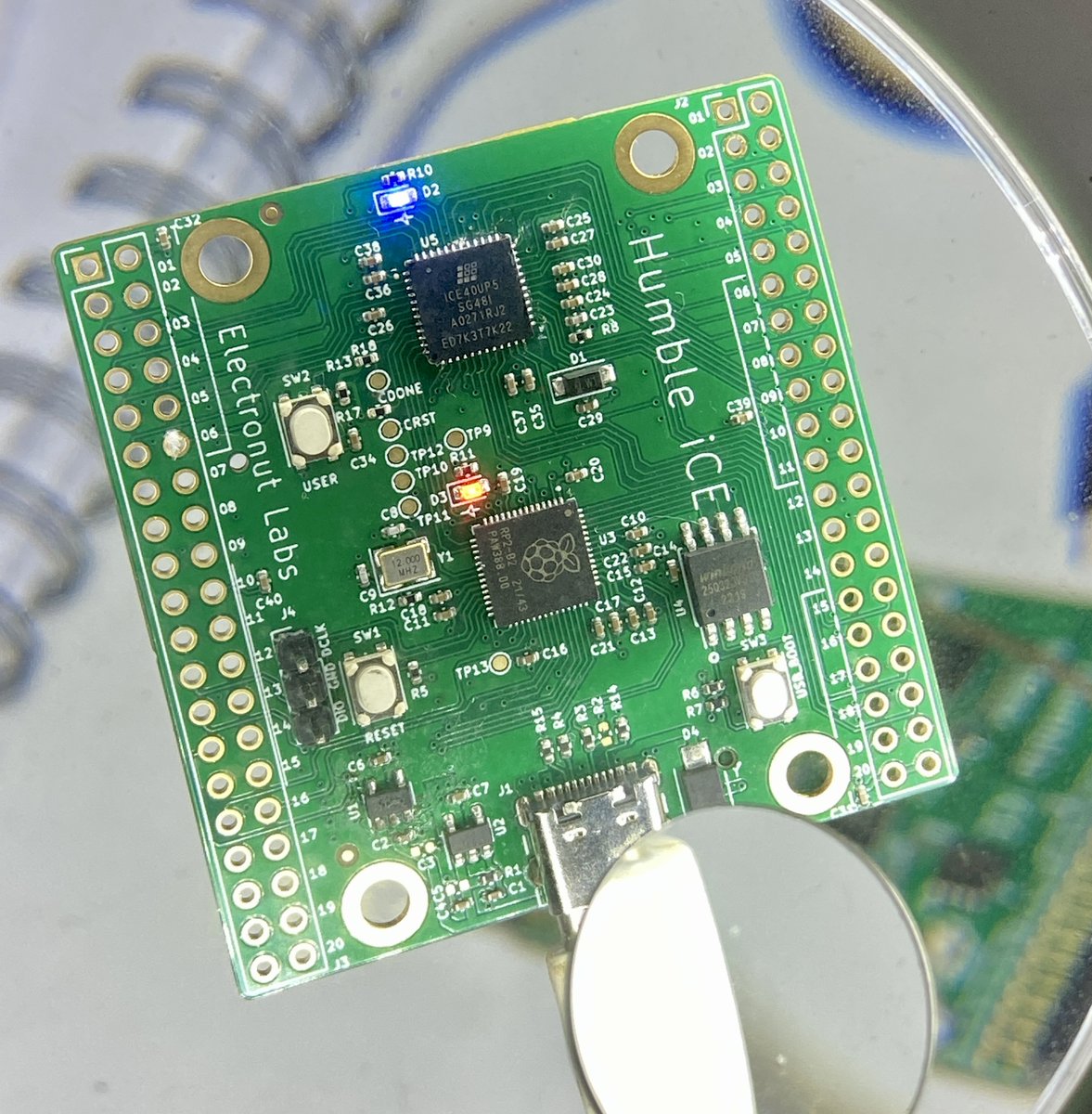mkvenkit's tweet photo. It works!🙂Except for a small screw-up in a pulldown, Humble iCE is production ready. #FPGA https://t.co/RCGfu4hIjz