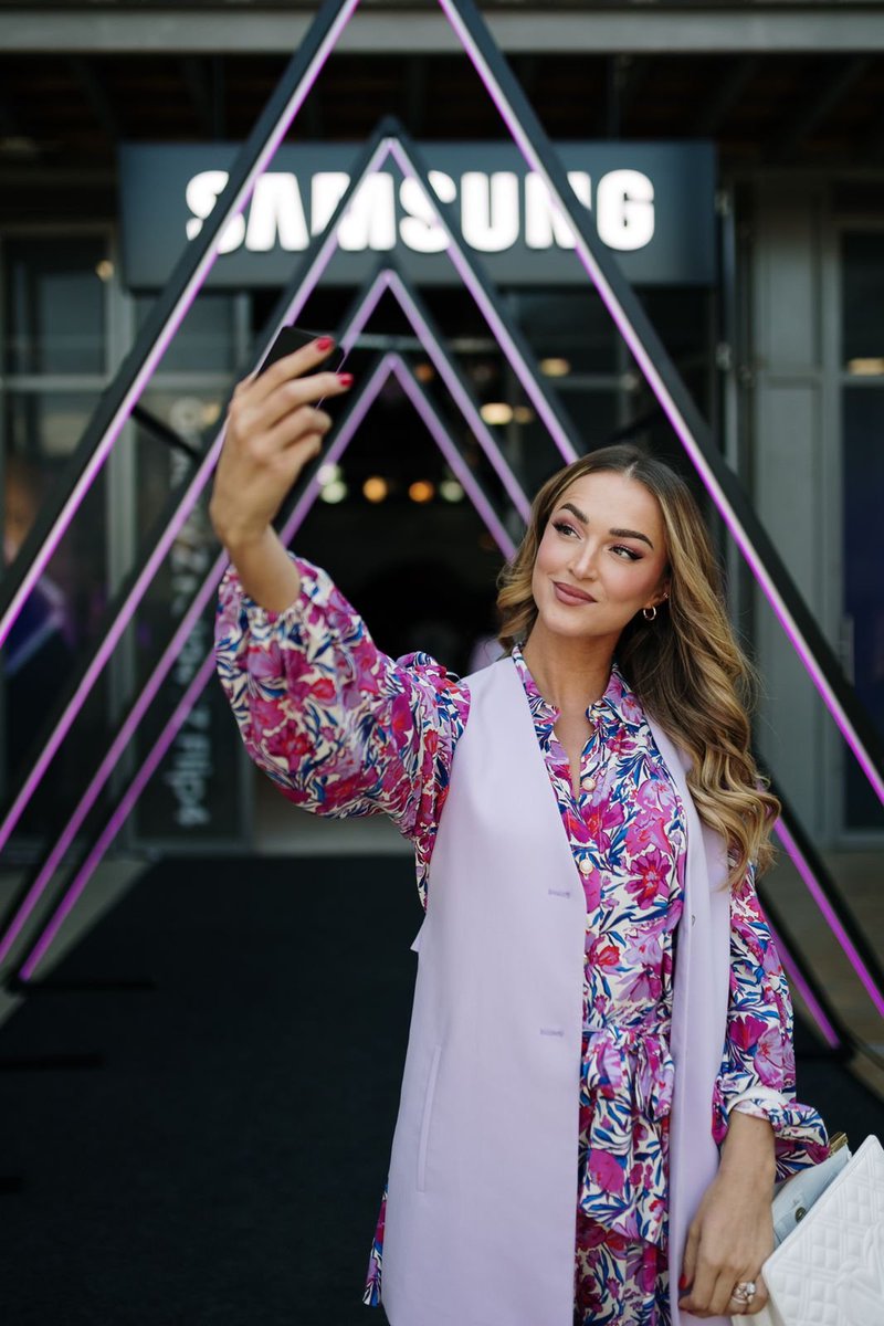 SamsungMobileSA's tweet image. Scenes at our Creator's Lounge with next-level content creators as they #FlexToCreate with the #GalaxyZFlip4 &amp;amp; #GalaxyZFold4 💜