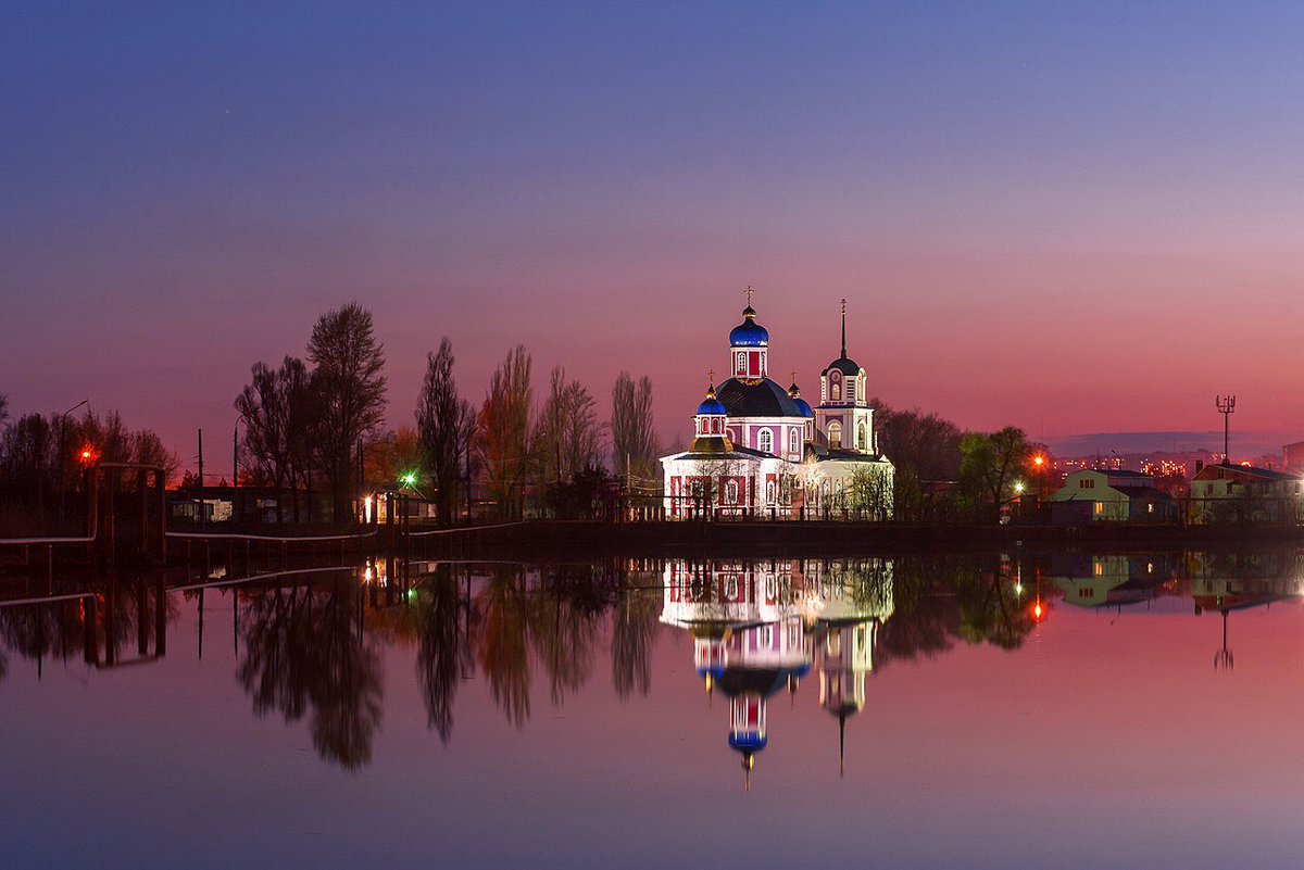 Resurrection Church in Sloviansk, Donetsk, Ukraine - today is Independence Day in Ukraine. Pray for Ukraine. Pray for Peace. Pray for all those bereft and bereaved in this conflict.  commons.wikimedia.org/wiki/File:Slov…