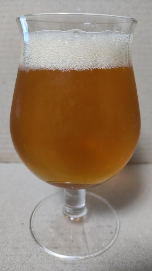 Clown_Ghoul's tweet photo. #BeerLog 20220824
#Revision #RevisionIPA
麦汁は煌めきのある黄金の輝き。
呑むのは2回目だが、これまで呑んだIPAでダントツのいい香りで、コク・苦味・ホップの旨味全てにおいて高いクオリティで仕上がっている。
特に柑橘感が強く味の濃い食事に非常に合う…!
ダブルIPA抜きならこれが一番好き🥰 https://t.co/P3evHEa5fQ