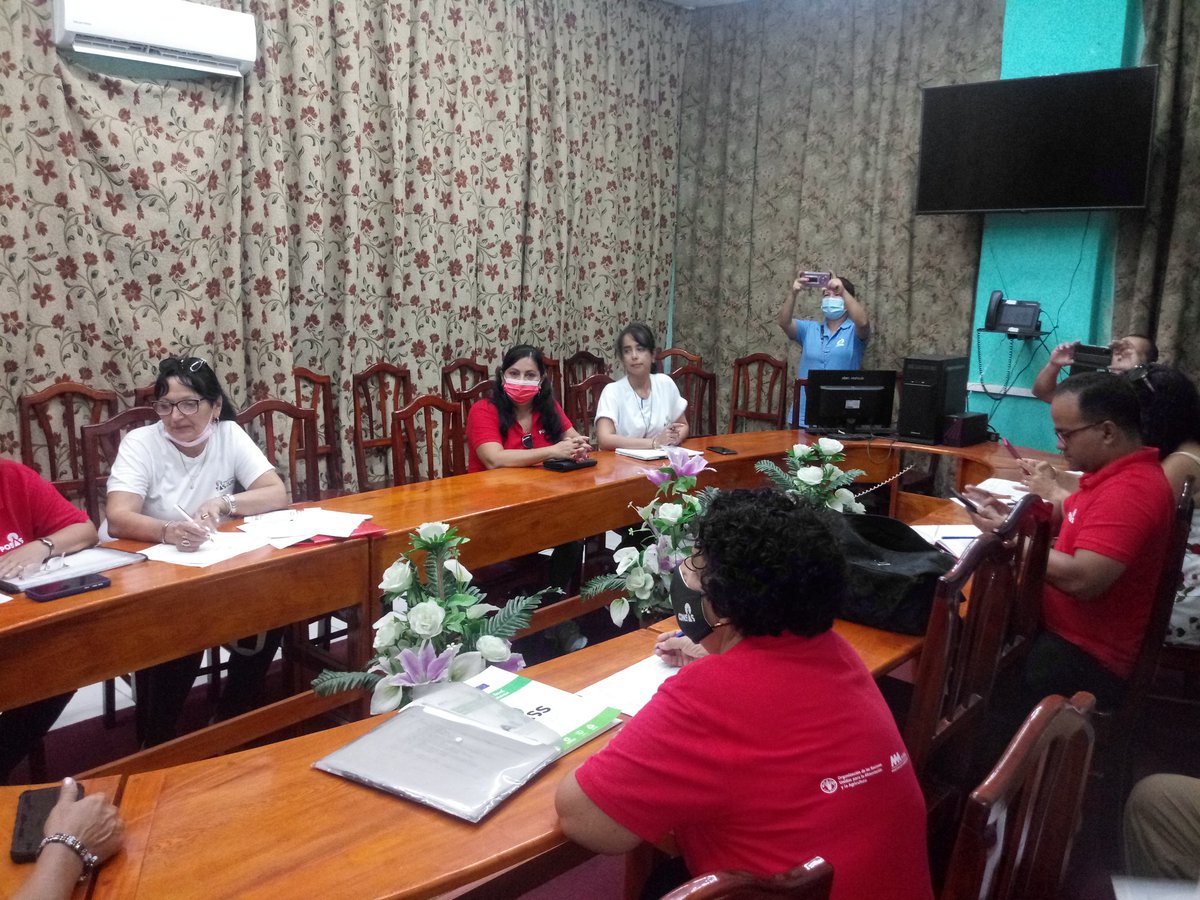 PTaguasco's tweet photo. Inicia en #Taguasco el recorrido de intercambio y chequeo a los beneficiarios por parte del Proyecto de Fortalecimiento de Políticas para la Seguridad Alimentaria y Sostenible en #Cuba (POSAS), perteneciente al Programa SAS Cuba.
#CEGESTA
#DesarrolloLocal https://t.co/NP7xQjWH3G